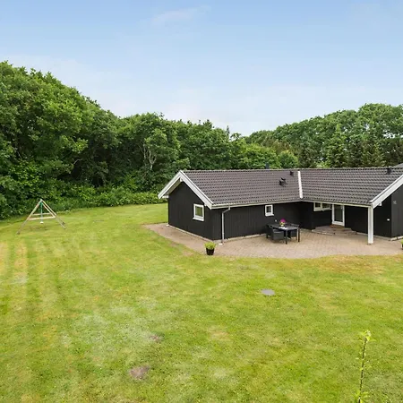 Holiday home 4 Bedroom Cozy In