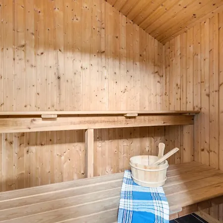 4 Bedroom Cozy In